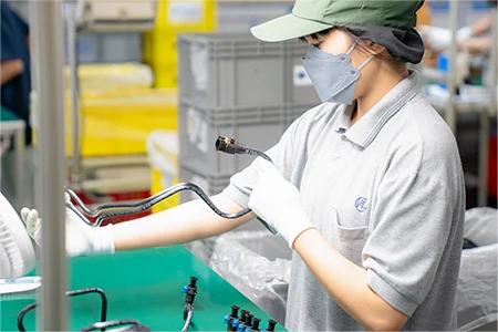 株式会社ニシタニ：自動車用樹脂ホース加工・ASSY