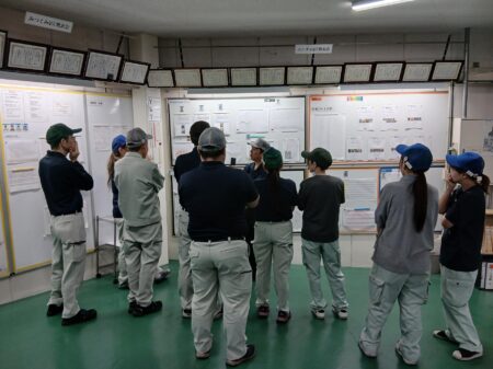 毎週”会社方針フォロー会”を実施しています